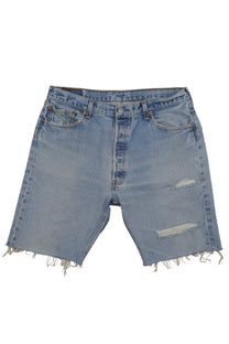 Vintage Levi’s Shorts • 36 mens / 34 wmns