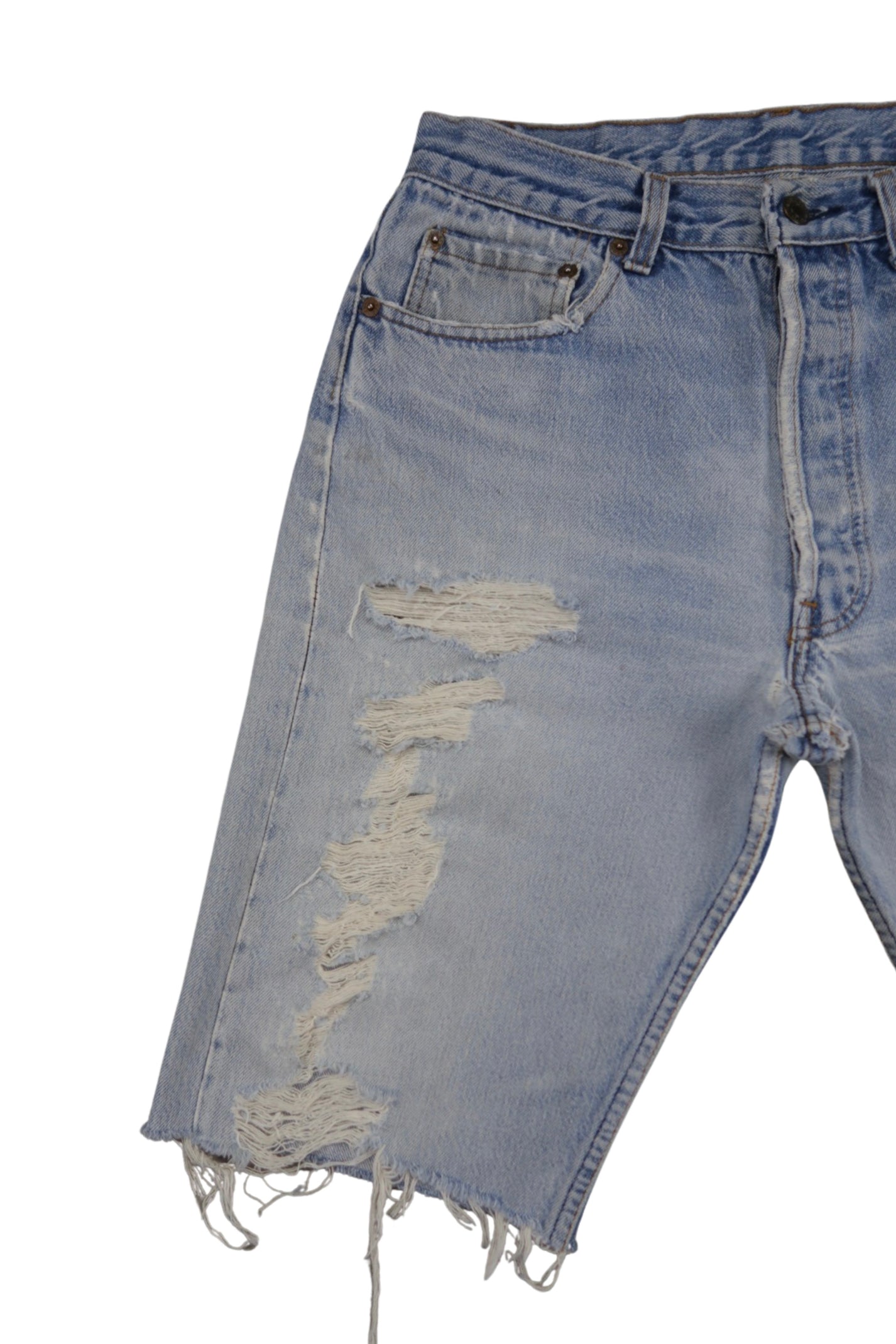 Vintage Levi’s Shorts • 29 mens / 27 wmns