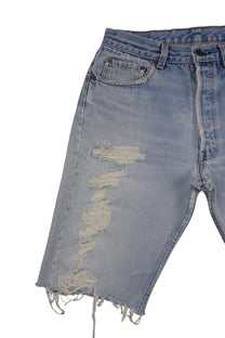 Vintage Levi’s Shorts • 29 mens / 27 wmns