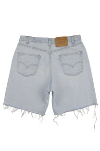 Vintage Levi’s Shorts • 32 mens / 30 wmns