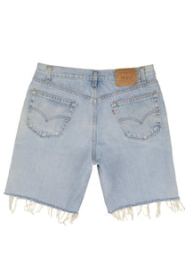 Vintage Levi’s Shorts • 34 mens / 32 wmns