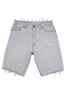 Vintage Levi’s Shorts • 32 mens / 30 wmns
