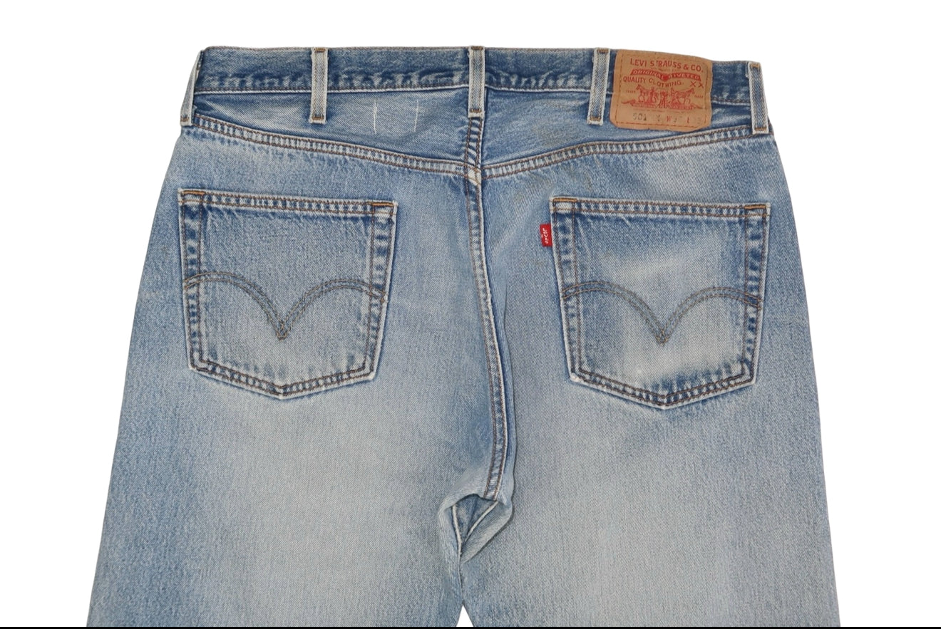 Vintage Levi’s • 36 mens / 34 wmns