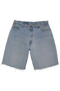 Vintage Levi’s Shorts • 34 mens / 32 wmns