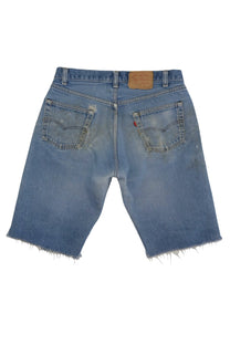 Vintage Levi’s Shorts • 30 mens / 28 wmns