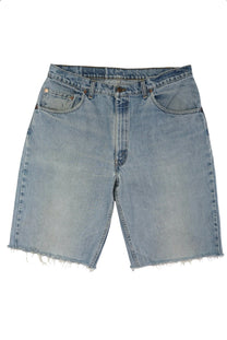 Vintage Levi’s Shorts • 36 mens / 34 wmns