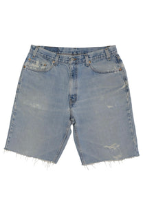 Vintage Levi’s Shorts • 33 mens / 31 wmns
