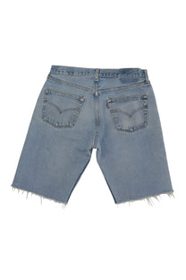 Vintage Levi’s Shorts • 32 mens / 30 wmns