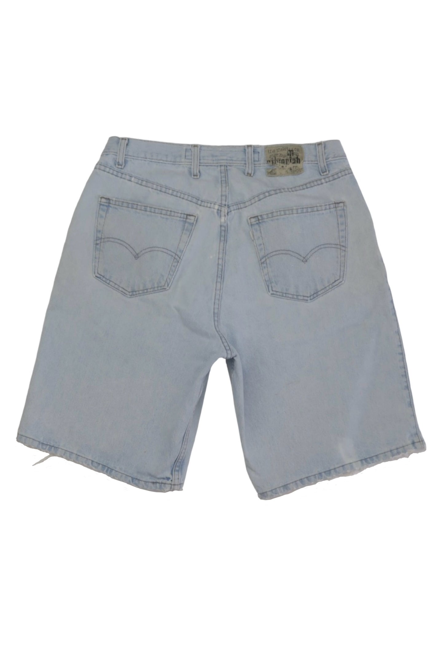Vintage Levi’s Shorts • 33 mens / 31 wmns
