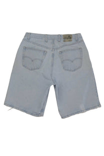 Vintage Levi’s Shorts • 33 mens / 31 wmns