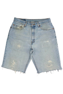 Vintage Levi’s Shorts • 32 mens / 30 wmns