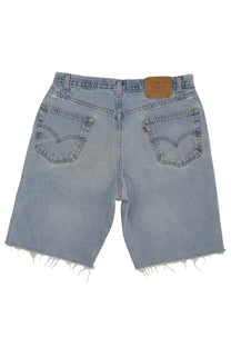 Vintage Levi’s Shorts • 33 mens / 31 wmns