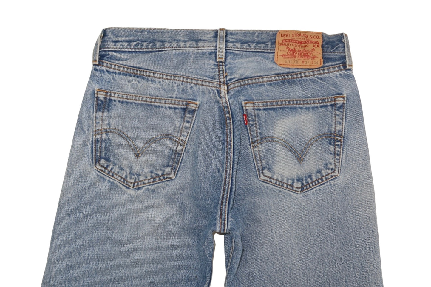 Vintage Levi’s • 31 mens / 29 wmns