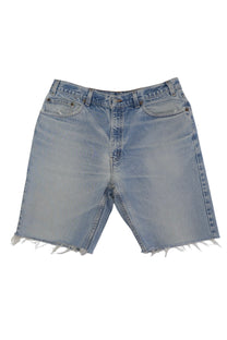 Vintage Levi’s Shorts • 36 mens / 34 wmns