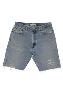 Vintage Levi’s Shorts • 34 mens / 32 wmns