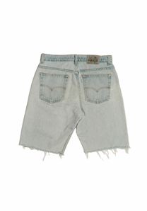 Vintage Levi’s Shorts • 32 mens / 30 wmns