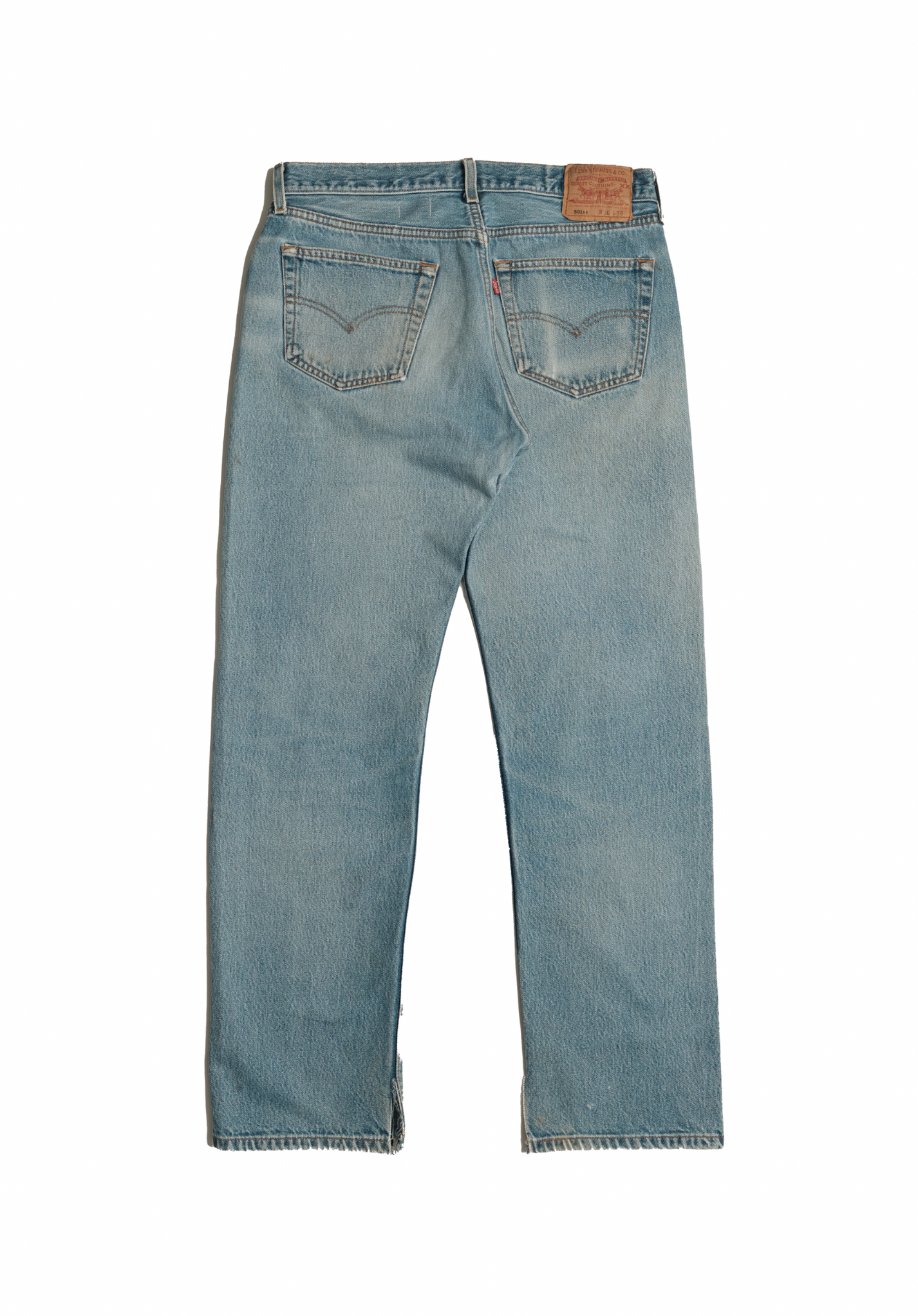 Vintage Levi’s • 33 mens / 31 wmns