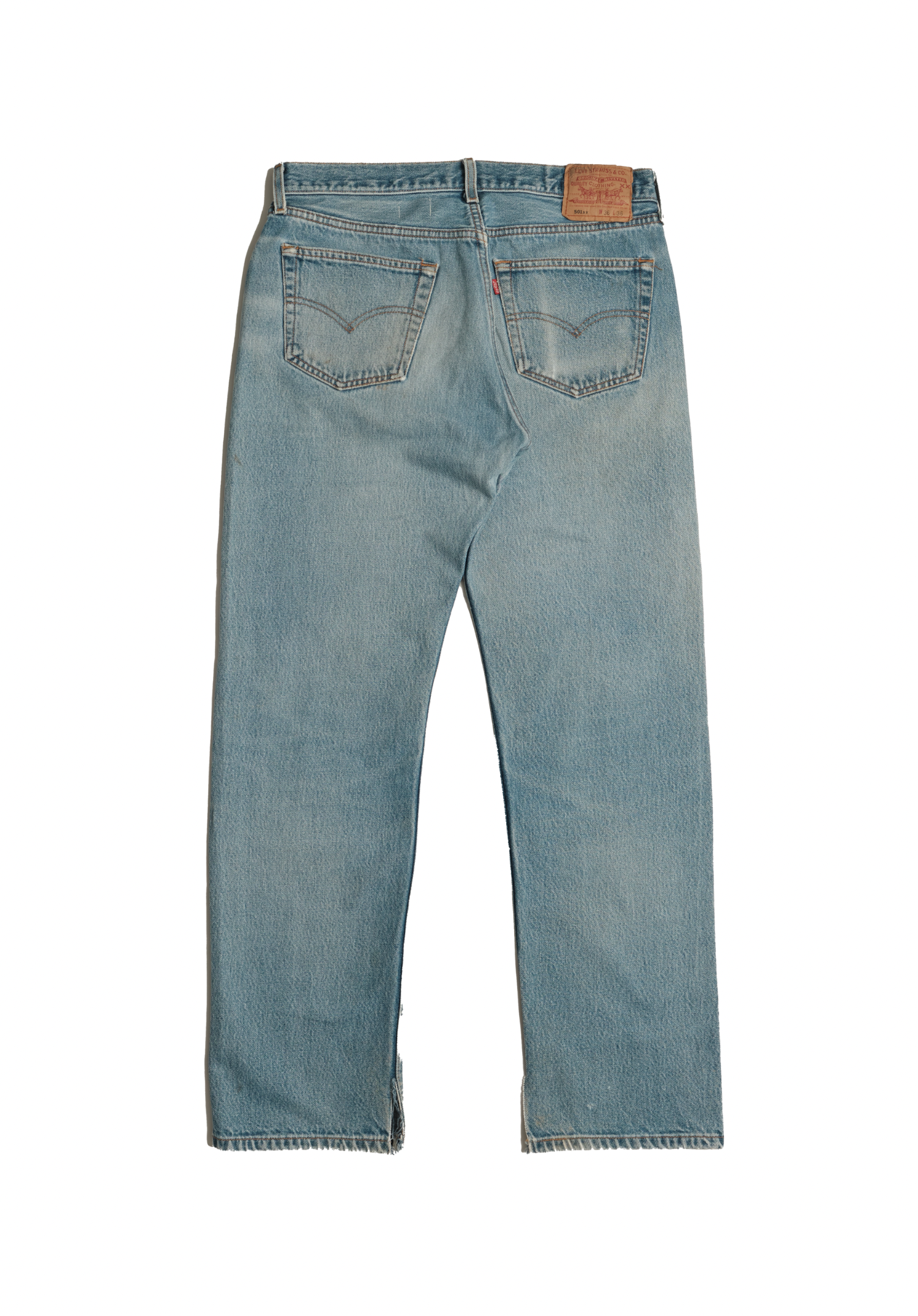 Vintage Levi’s • 33 mens / 31 wmns