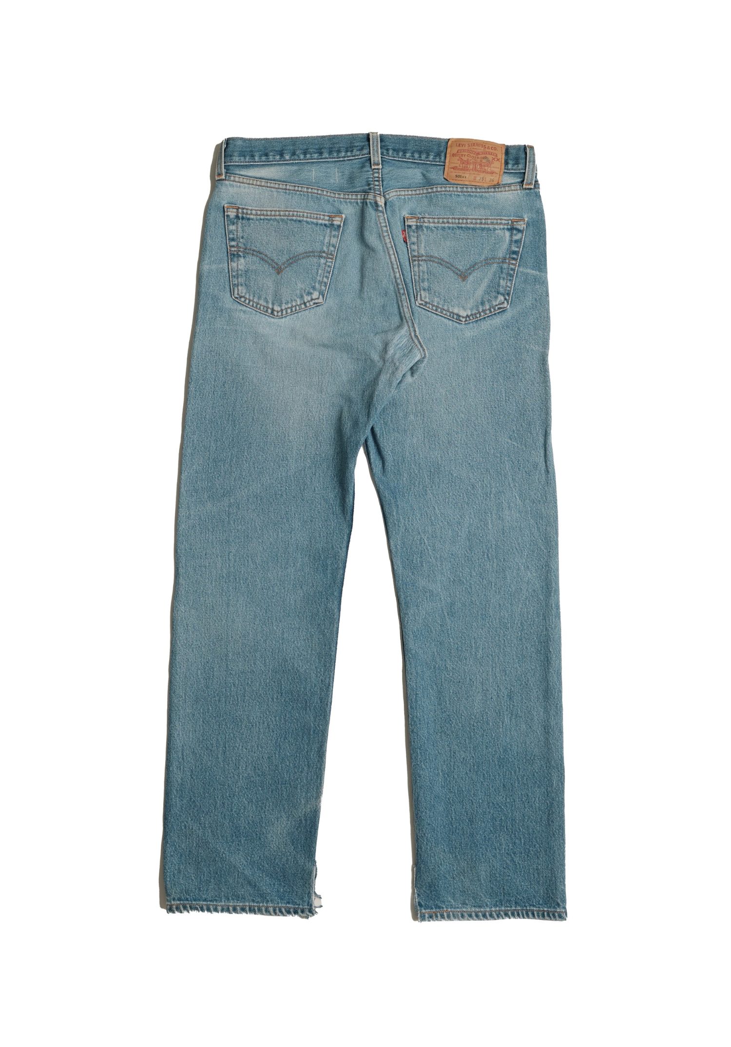 Vintage Levi’s • 34 mens / 32 wmns