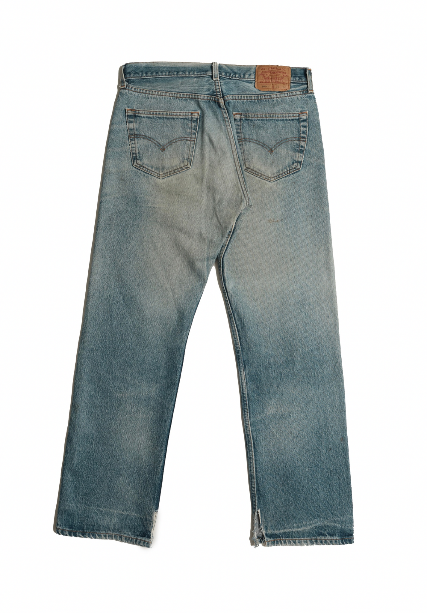 Vintage Levi’s • 33 mens / 31 wmns