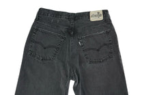 Vintage Levi’s • 32 mens / 30 wmns