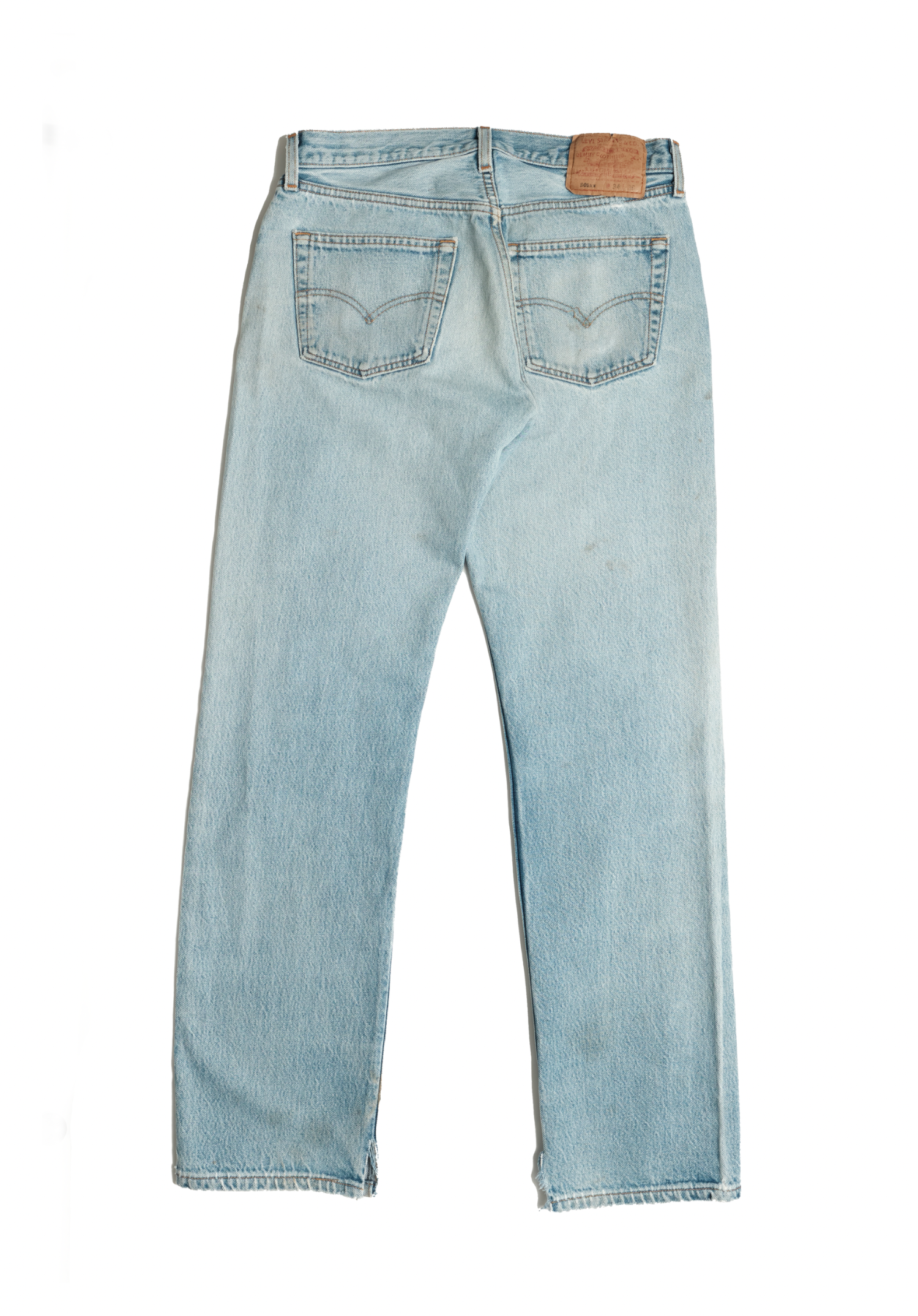 Vintage Levi’s • 31 mens / 29 wmns
